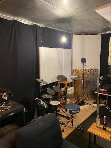 Nachmieter für voll ausgebautes Musikstudio in Winterthur-Töss gesucht - 1