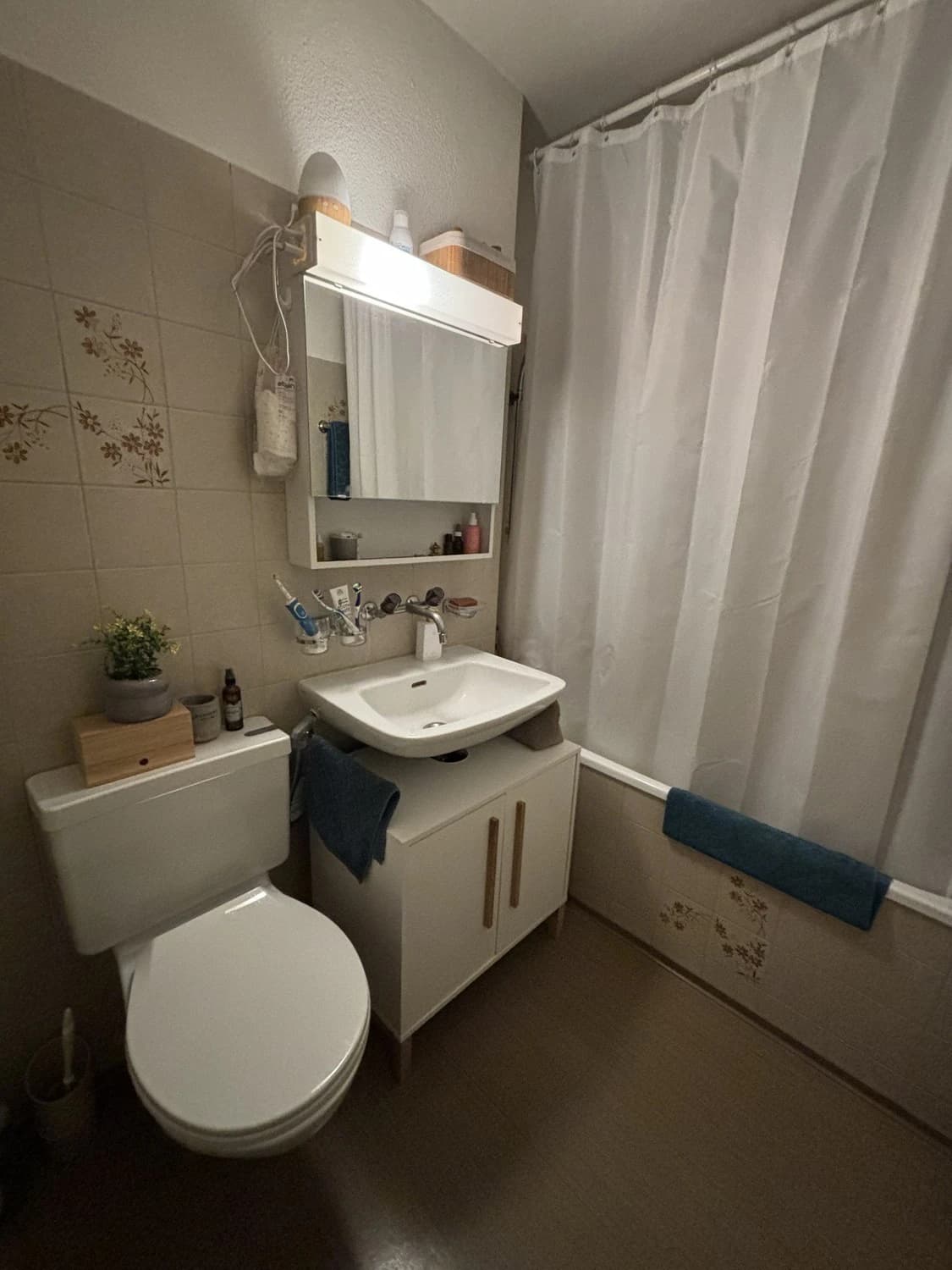 Ruhige, zentral gelegene 2-Zimmer-WG in Zürich ab 01.01.2027 für ca. 12 Monate - 2