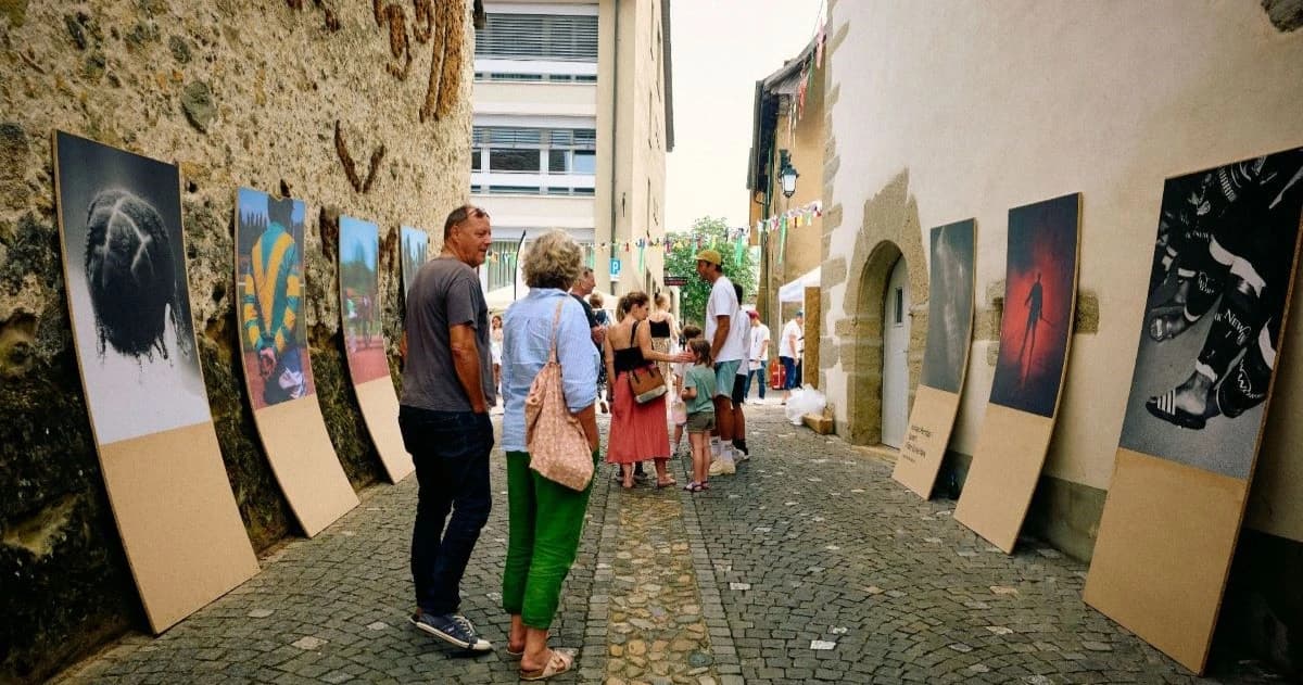ESTAVAYER-LE-LAC: Live painting et ateliers créa
