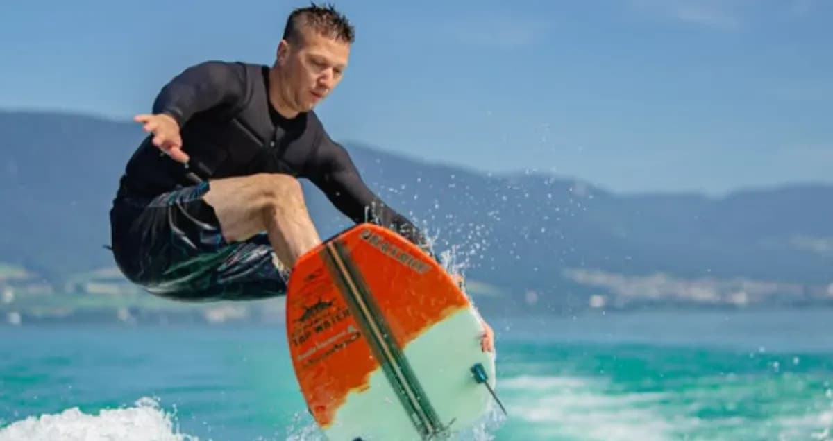 ESTAVAYER-LE-LAC: Ambiance surf