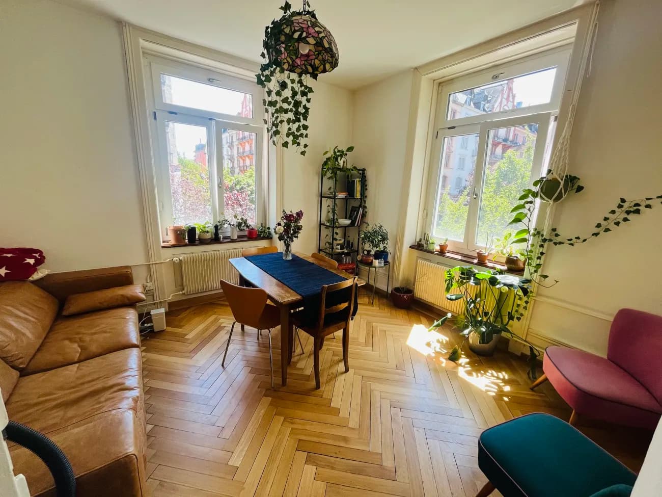 Helles WG-Zimmer beim Lochergut, möbliert, ab 1.9. für 3-4 Monate - 1
