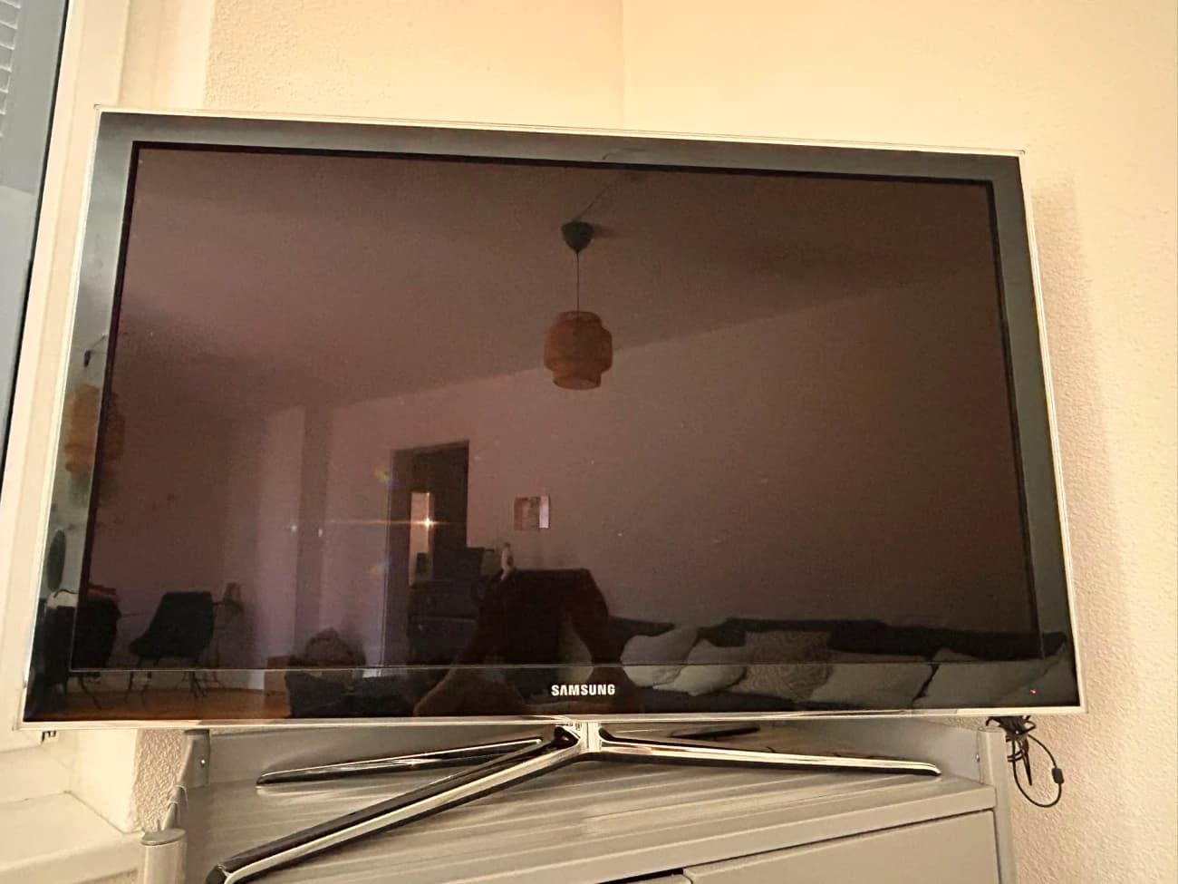 Samsung TV- 46 Zoll, inkl. Fernbedienung - 1