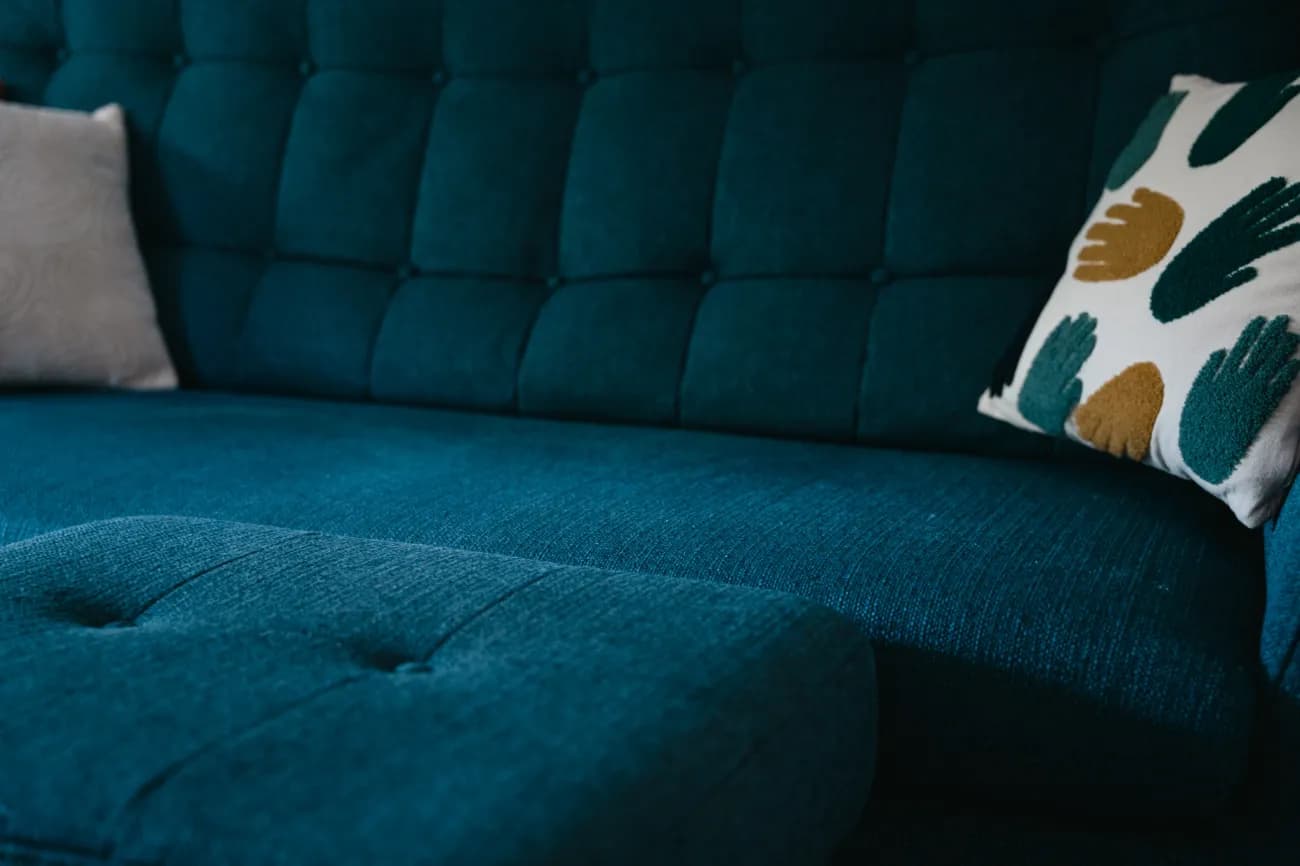 Gemütliches blaues Stoffsofa "Henry" von Livique zu verkaufen - 2