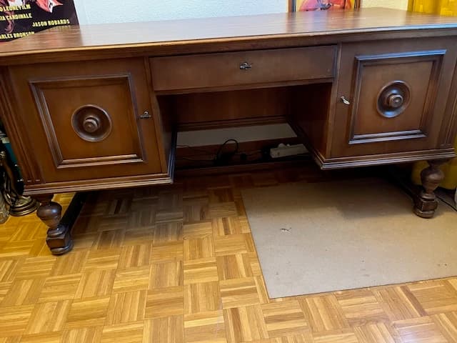 Eleganter Schreibtisch im Barockstil - 2