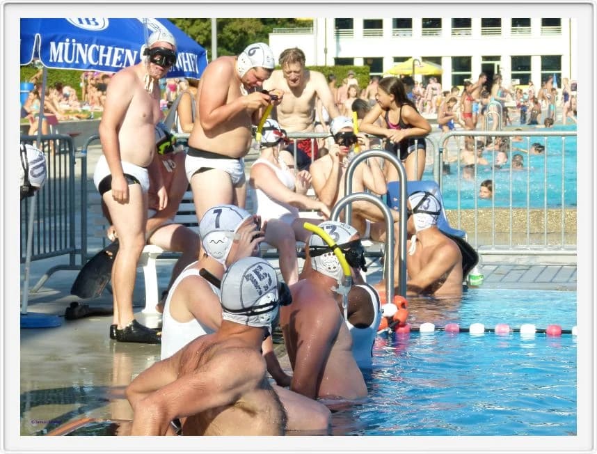 Unter. Wasser. Rugby.