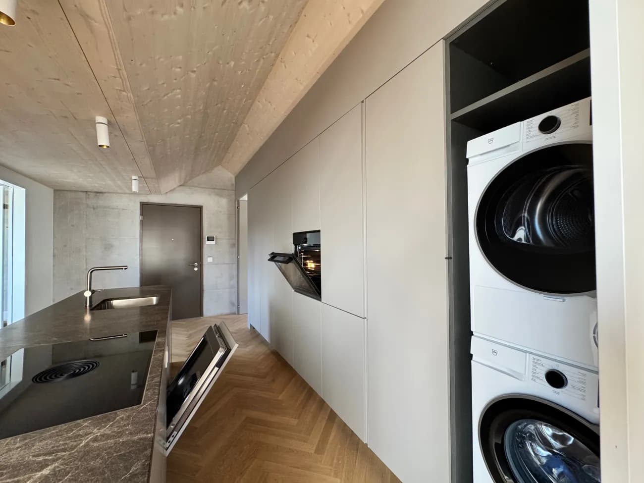Hochwertige 2,5-Zimmer-Dachwohnung in Muttenz - 3