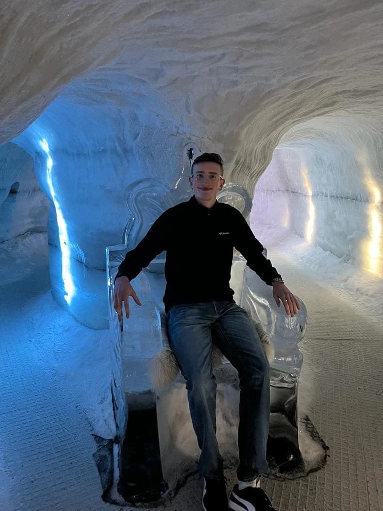 ETH Student sucht WG-Zimmer in Zürich ab Herbst 2026 (gerne JUWO/WOKO) - 1