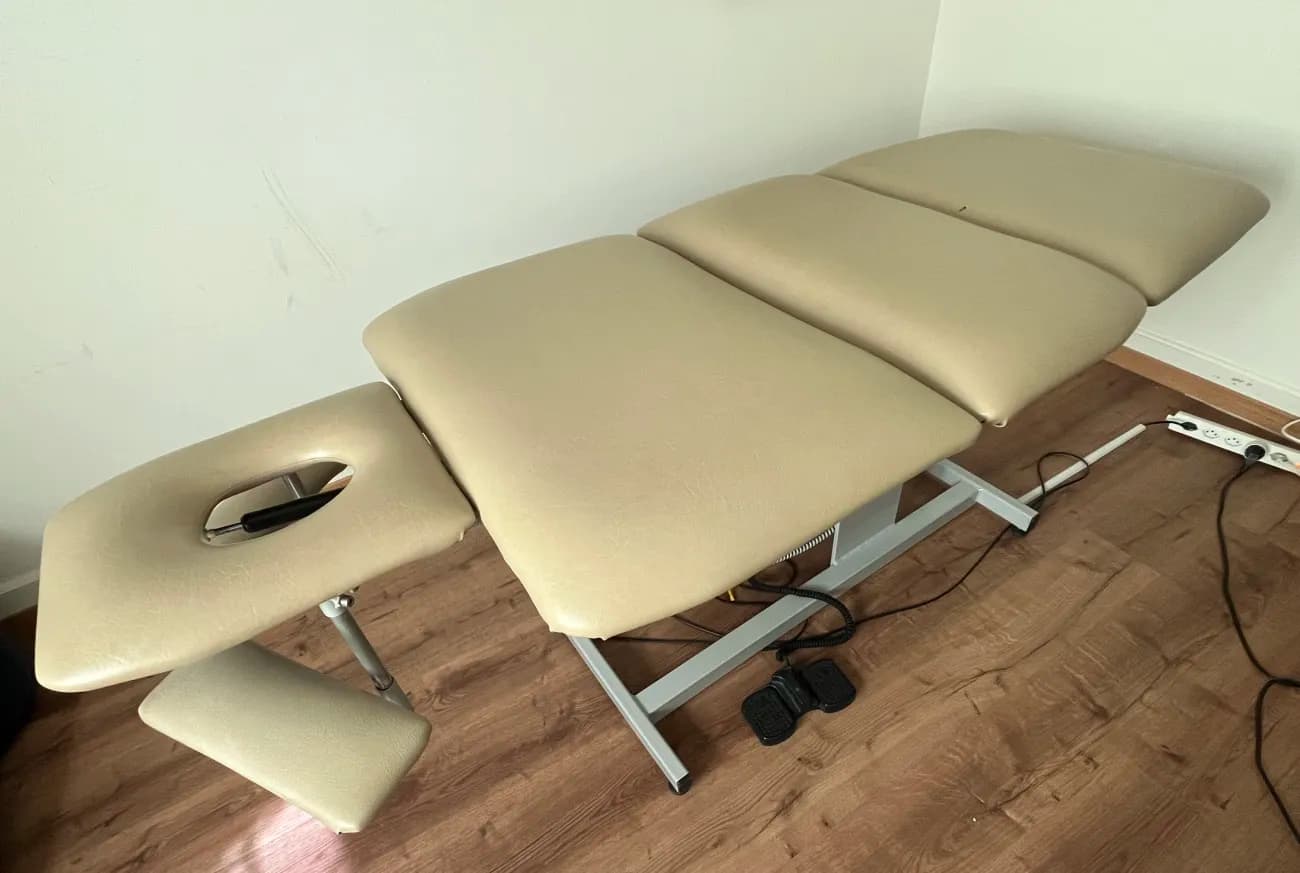 Massageliege Behandlungsliege elektrisch Sanalit VB - 1
