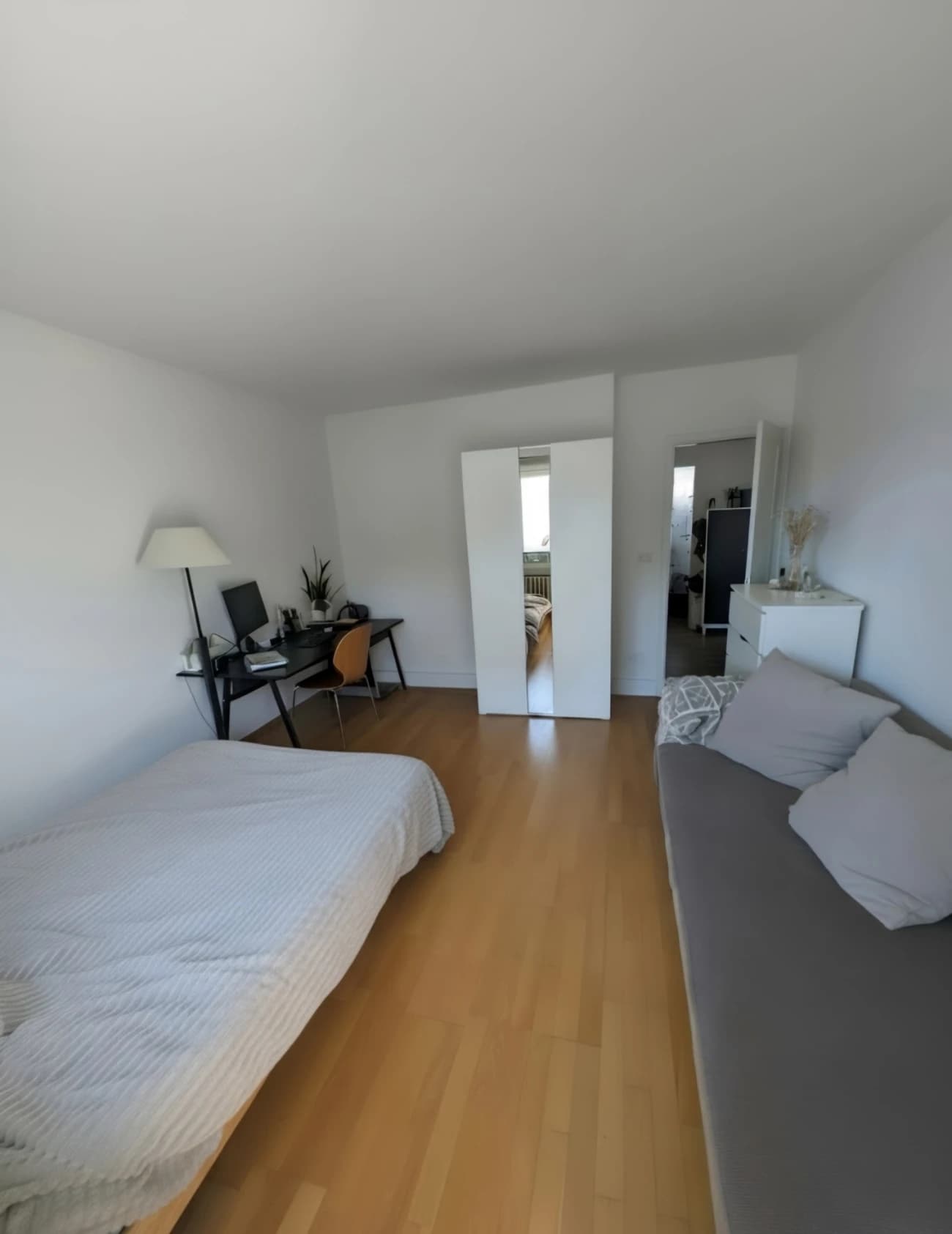 Lovely Furnished Room for Rent in Zurich - 2