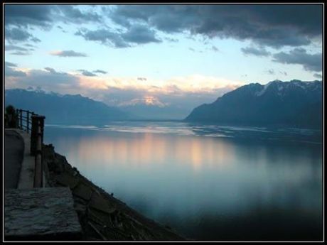 LAVAUX: Zwischen jahrhunderte alten Weinterassen und dem Lac Léman