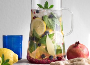 Ingwerlimonade mit Granatapfel