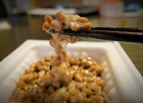 Natto: Klebrig, stinkend & extrem gesund |...