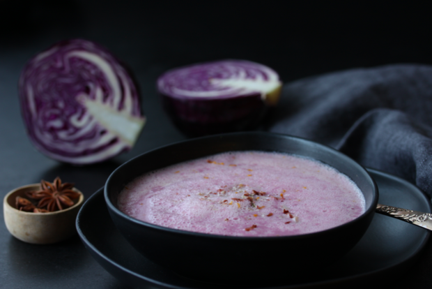 Rotkohl-Suppe mit Birne