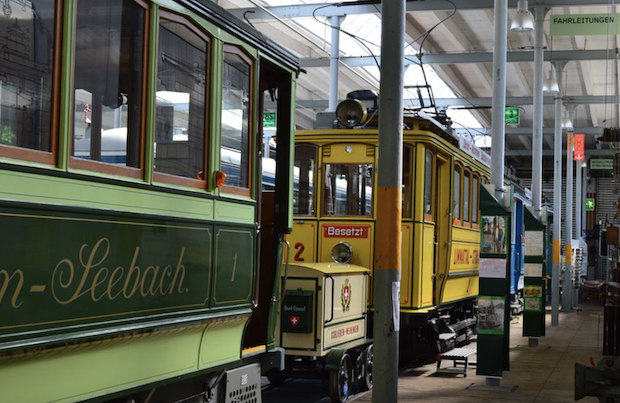 Oisi Strassebahn heisst Tram