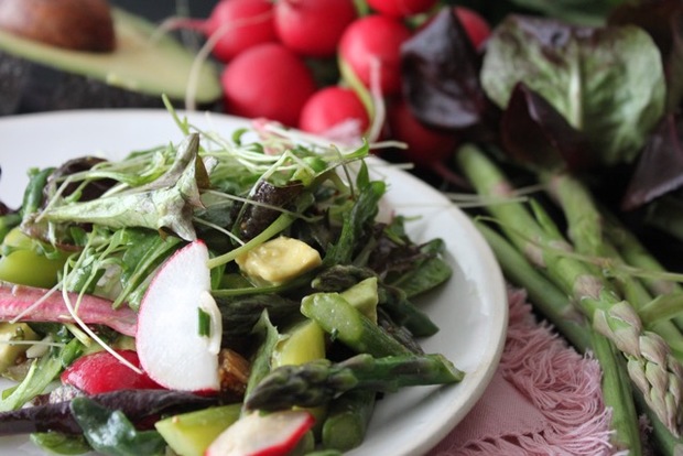 Spargelsalat an Feigendressing