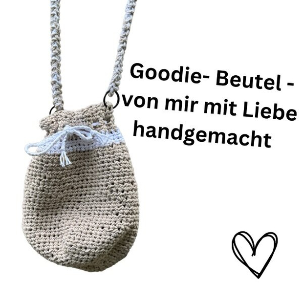 Gehäkelter kleiner Beutel mit Kordel zum verschliessen