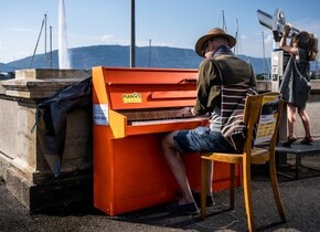 GENÈVE: À la recherche des pianos cachés