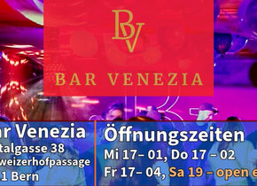 Throwback Party in Bar Venezia