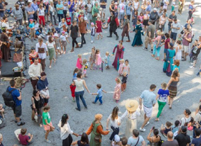 Rundfunken mit älteren Kids