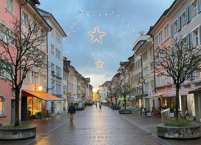 Light-Shopping und Einschalten der Weihnachtsbeleuchtung