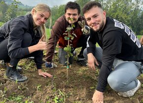 WWF-Einsatz – Heckenpflanzung bei der Falkenburg