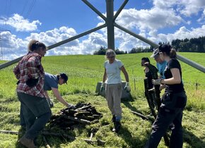 WWF-Einsatz – Heckenpflanzung beim Kamelwerk