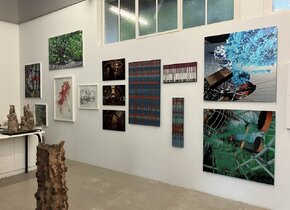 Ausstellung Melina Hofstetter "Augenzwinkernd in den...