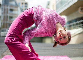 PINK CARPET - Tanzperformance der Nunzio Impellizzeri...