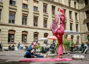 PINK CARPET - Tanzperformance der Nunzio Impellizzeri...