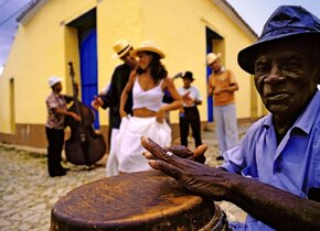 La Pinta Banda on stage