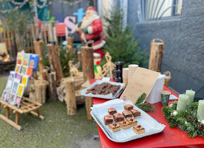 Adventsmarkt im Innenhof vom Arche Brockenhaus - Samstag,...