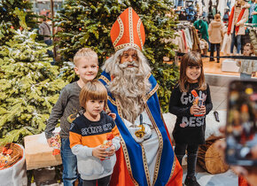 De Samichlaus chunnt is Emmen Center