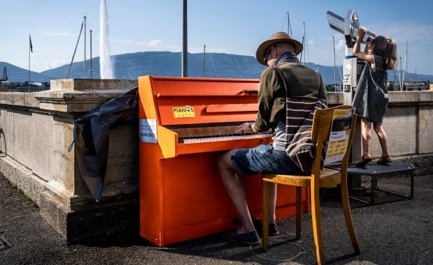 GENÈVE: À la recherche des pianos cachés