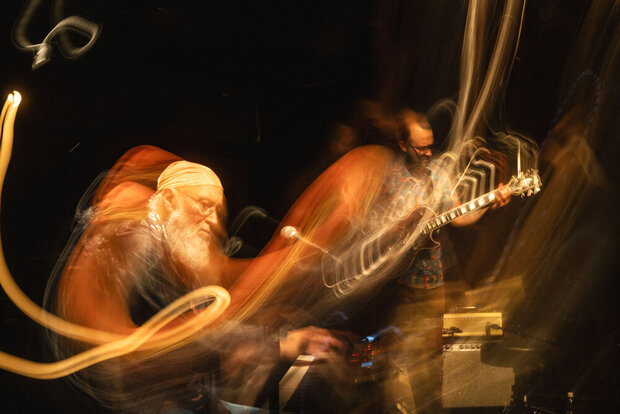 Weltpremiere von Terry Riley, Gyan Riley + Neue...