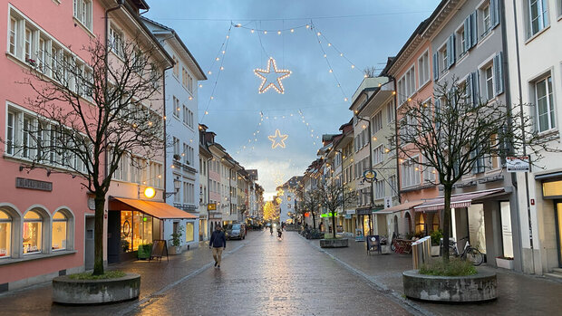 Light-Shopping und Einschalten der Weihnachtsbeleuchtung