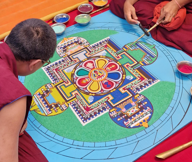 ERÖFFNUNGSZEREMONIE
Sand-Mandala Chenrezig...