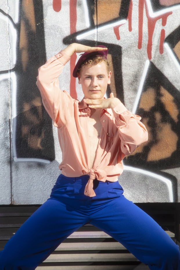 Pose for me – Voguing Kurs mit Father Helio Laveaux