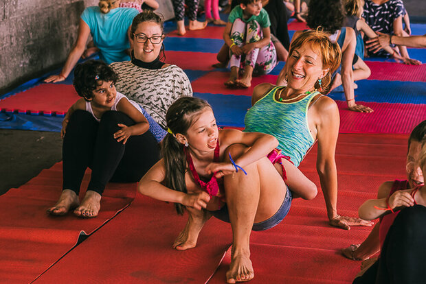 Family-Akro Workshop
Für die ganz Kleinen (4-5 Jahre)