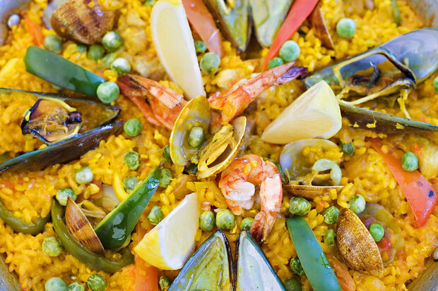 Who ate all the paella at Restaurant Kantine?