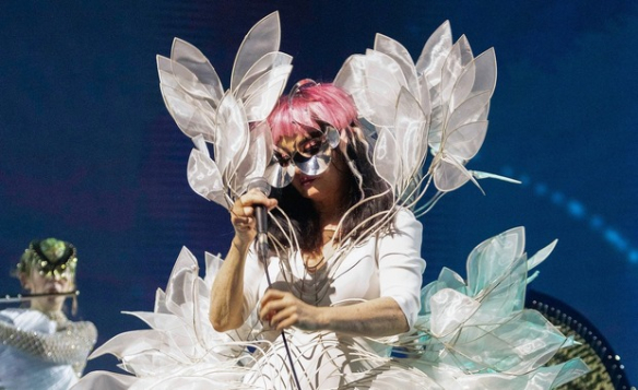 Contest: I Wanna Be A Part Of It, Björk, Björk