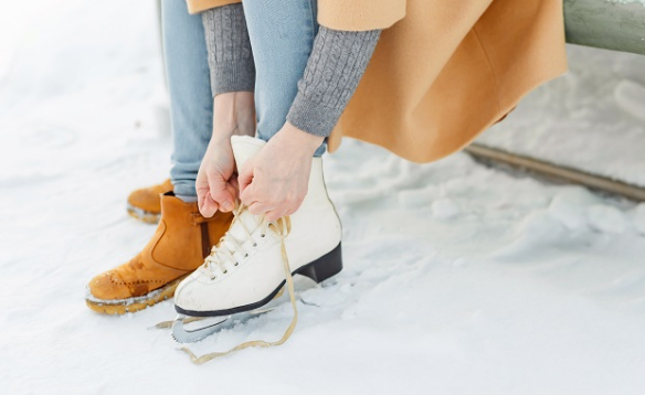 LES PACCOTS: Une silent disco on ice