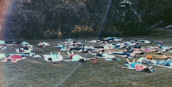 Yoga im Park