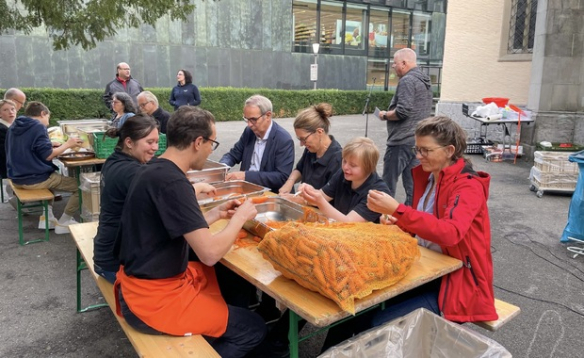 Festmahl aus geretteten Lebensmitteln