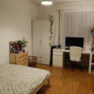 2 Zimmer in 4er-WG zu vermieten