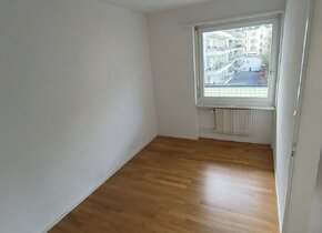 Unmöbliertes Zimmer (Jul. - Dez. 24, Dauer verhandelbar)...