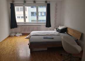 Tauschwohnung gesucht (1,5 bis 2 Zimmer): 
Gegen helle...