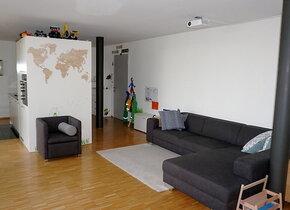 helle 4.5 Zimmer Wohnung (130m2) befristet von Mai bis...