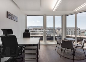 Bureau privé pour 3 personnes à Spaces Quai de l'Ile