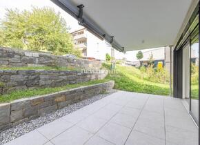 2.5-Zimmerwohnung mit grossem Gartenanteil und Seeblick