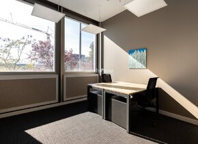 Bureau privé pour 3 personnes à Regus The Hive